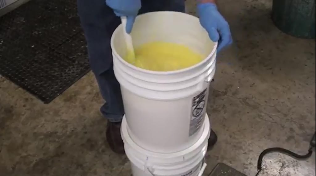 Mixing Poly 74-20 Liquid Rubber
