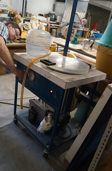 Remove Bubbles from Resin with Vacuum Degassing Machine Experiment