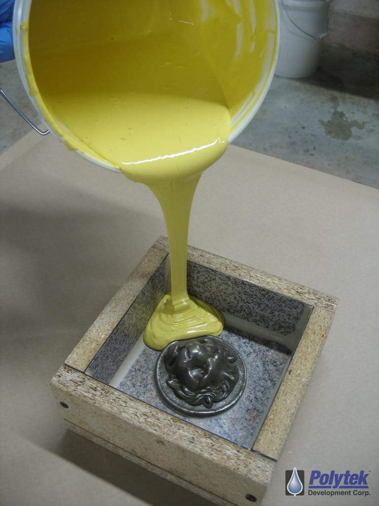 Pouring a block mold using platinum silicone rubber